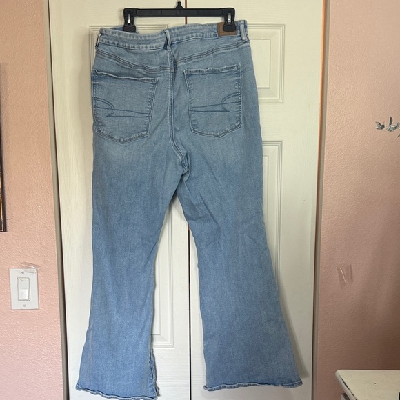 American Eagle Outfitters Light Blue Curvy Super High Rise Flare Jeans size 18S - Picture 5 of 10